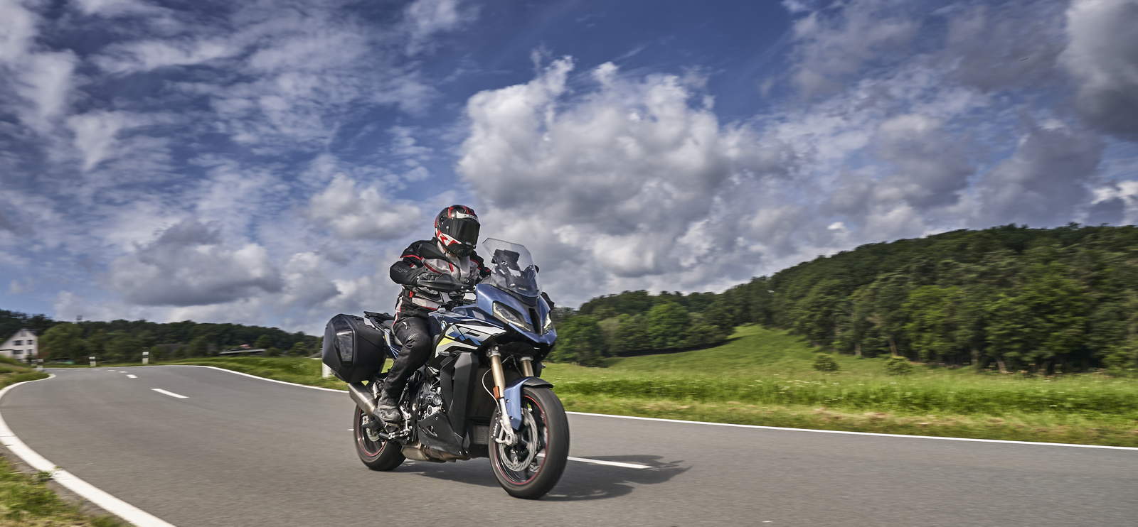 BMW S 1000 XR vs Suzuki GSX 1000 GX